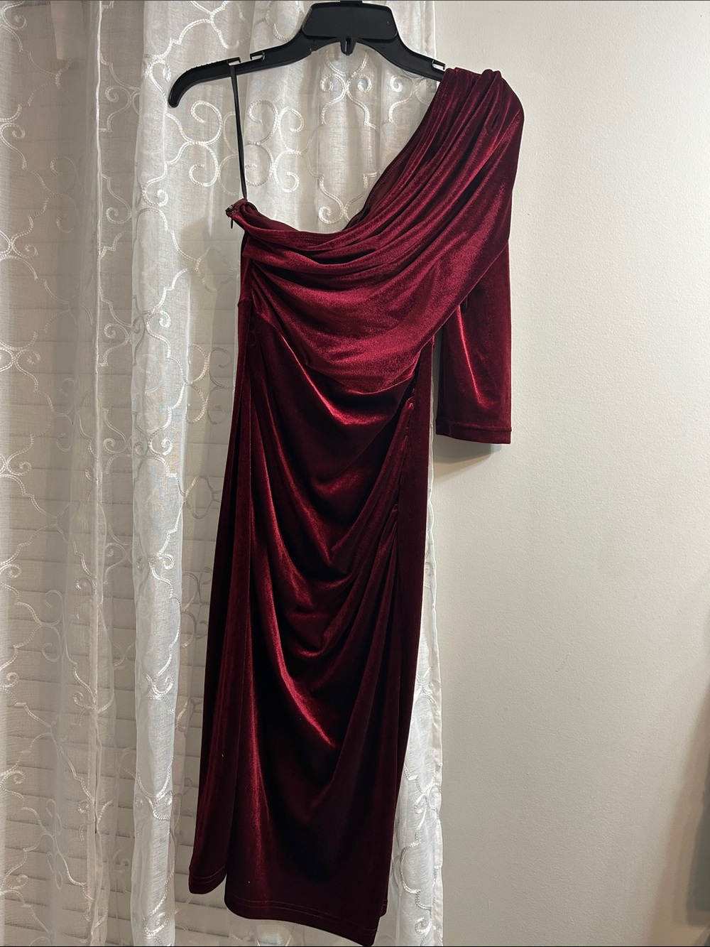 One-Shoulder Burgundy Velvet Draped Midi Dress